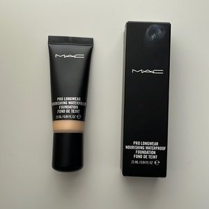 MAC Pro Longwear Nourishing Waterproof Foundation